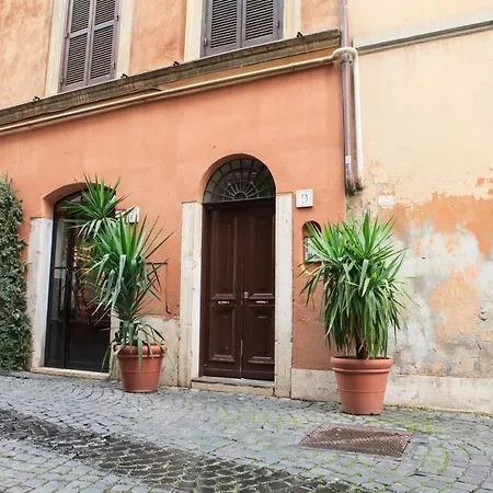 Domina Trastevere - *